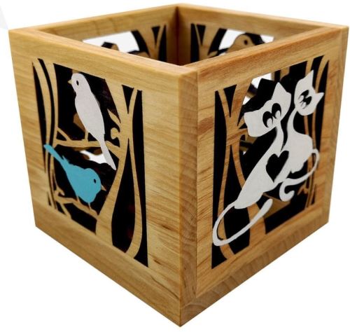 Svícen AMADEA Dřevěný svícen krychle s motivem ptáčků a koček, barevný, masivní dřevo, 10x10x10 cm