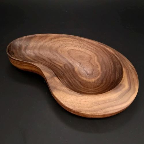 Miska AMADEA Dřevěná miska ve tvaru ledviny, masivní dřevo americký ořech, 26x16,5x4,5 cm