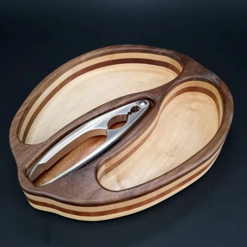 Miska AMADEA Dřevěná miska skládaná ve tvaru ořechu s louskáčkem, masivní dřevo 3 druhy, rozměr 28x23x4,50
