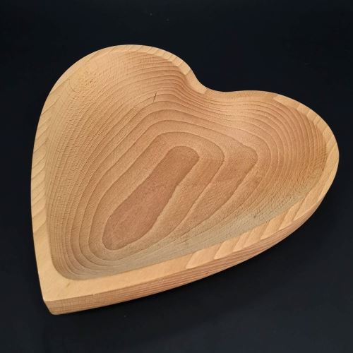Miska AMADEA Dřevěná miska ve tvaru srdce, masivní dřevo, rozměr 25x25x4,5 cm