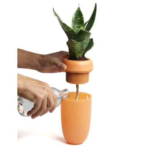 QUALY DESIGN Květináč nástěnný/stolní samozavlažovací Carepot, plast, v.18 cm, oranžový