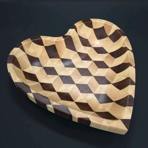Miska AMADEA Dřevěná miska ve tvaru srdce mozaika, masivní dřevo, 3 druhy dřevin, rozměr 25x25x4,5 cm