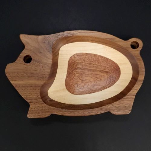 Miska AMADEA Dřevěná miska mozaika ve tvaru prasete, masivní dřevo, 3 druhy dřevin, rozměr 20x12,50x2,50 c