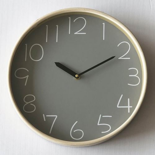 Nástěnné hodiny Nástěnné hodiny dřevěné, průměr 32 cm