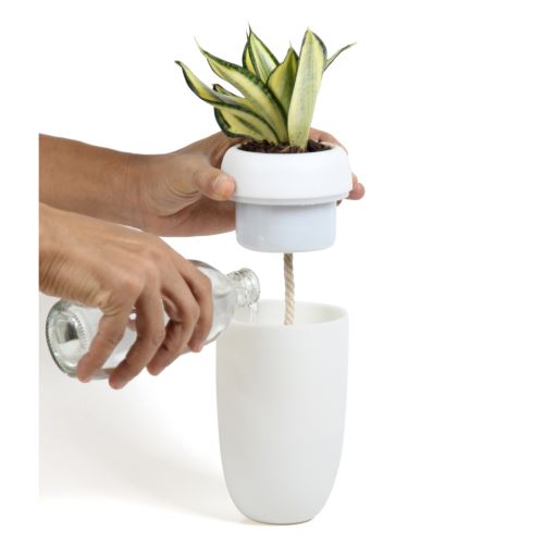 QUALY DESIGN Květináč nástěnný/stolní samozavlažovací Carepot, plast, v.18 cm, bílý